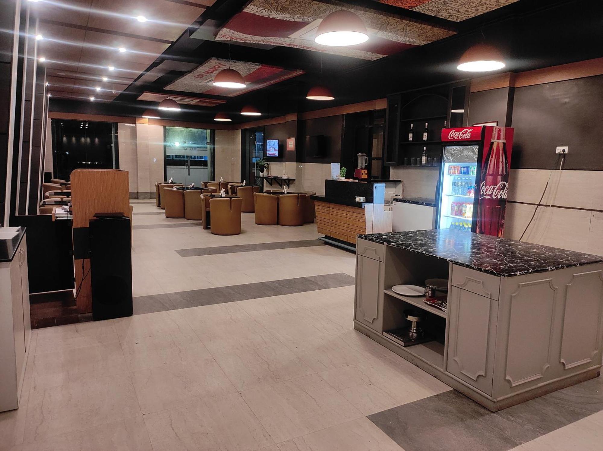 Hotel Polo Max Allahabad Prayagraj Bagian luar foto
