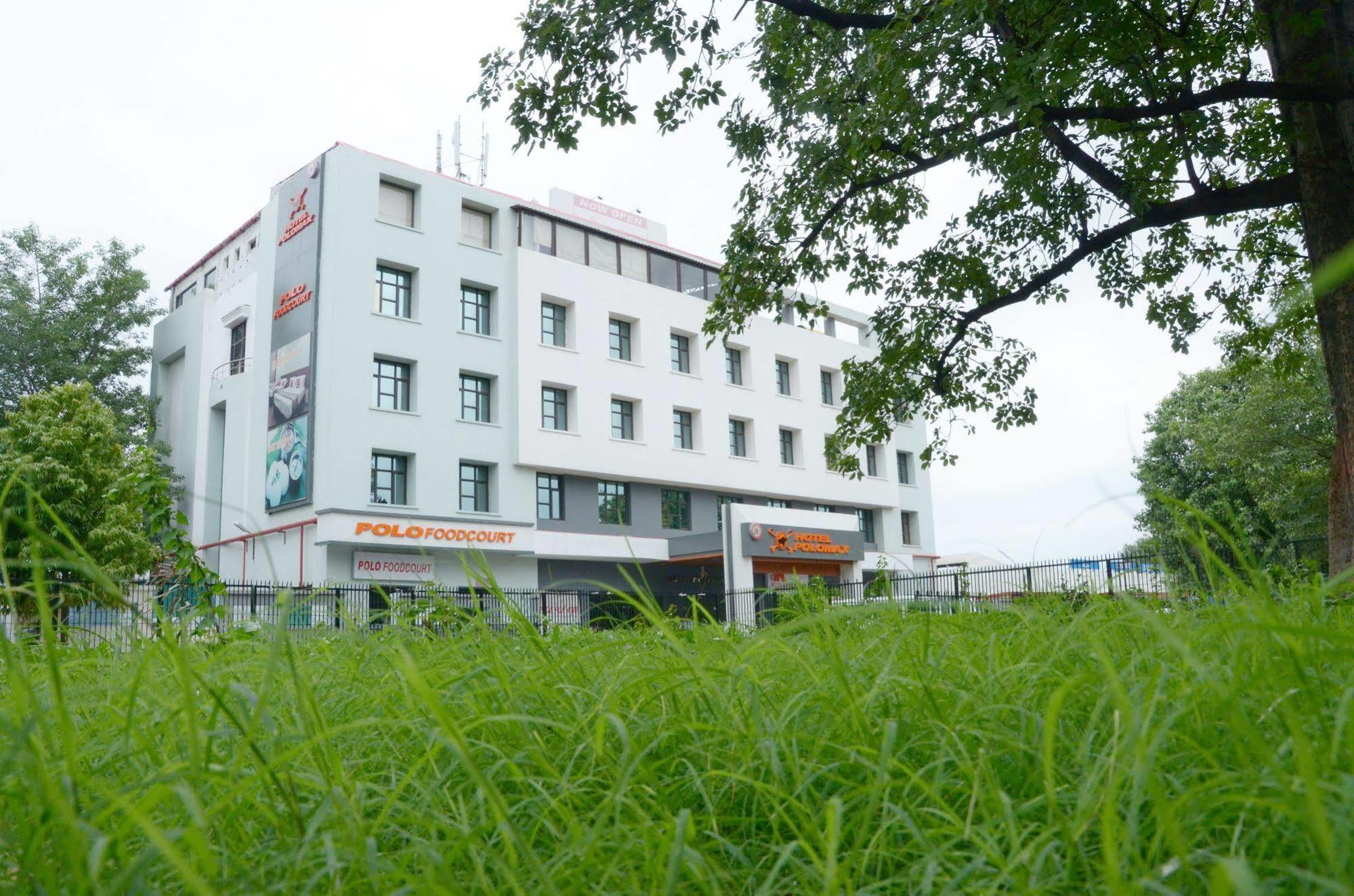 Hotel Polo Max Allahabad Prayagraj Bagian luar foto