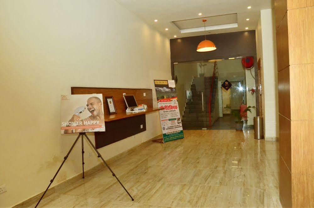 Hotel Polo Max Allahabad Prayagraj Bagian luar foto